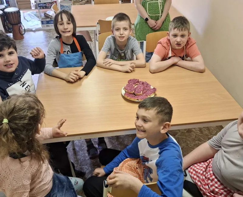 Pracovní vyučování - příprava pomazánky z červené řepy