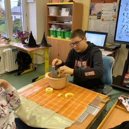 f39c45d7-7e41-48eb-af0c-78e15102dfea