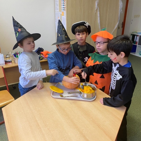 f9075c6c-e292-49ca-a249-1dfdebdb2b2e