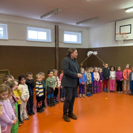 1f7384c5-1444-4721-a097-4f0e5fd9082f